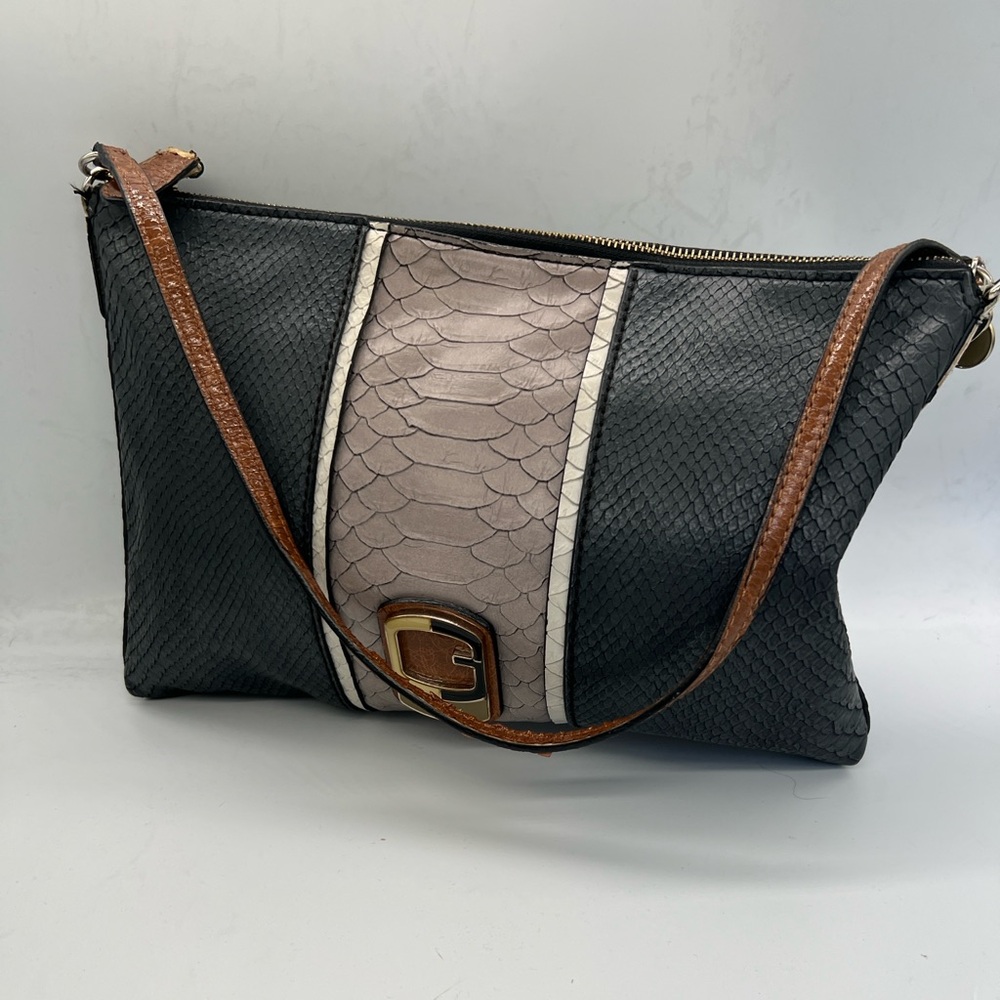 Guess tisbury vintage purse